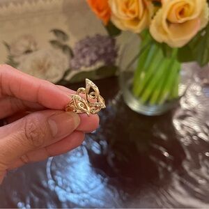 Elegant Gold-Tone Women's Ring